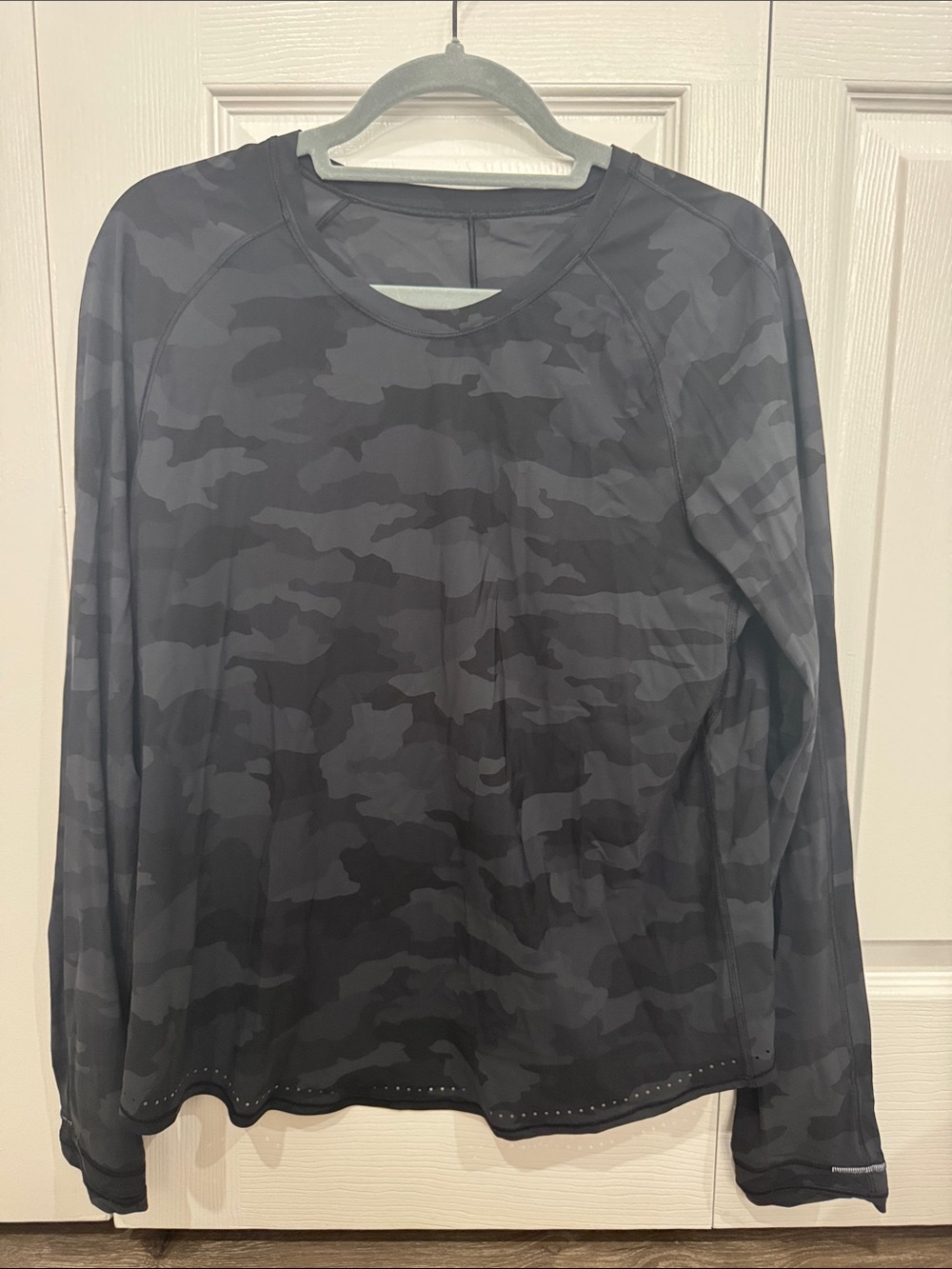lululemon athletica Women's Long Sleeve Camo Crew - Charcoal Gray